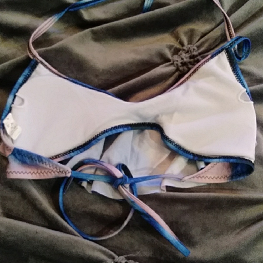 Ruffle Bikini - Picture 2 of 3